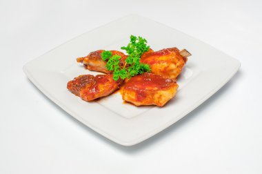 Kızarmış tavuk kanatları. Studio fotoğraf