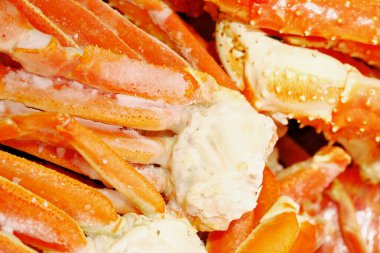 Kırmızı yengeç falanjları yemek için. seçici odak