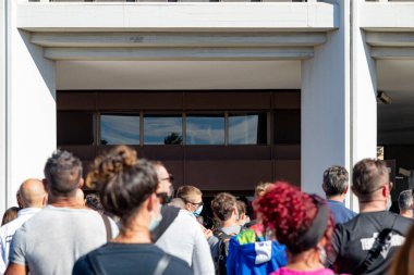 Spor salonu kapanış protestosu, Covid-19