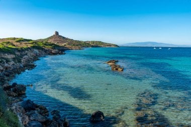 San Giovanni 'de denizin önündeki eski kule.