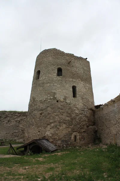 Izborsk фортеця — стокове фото