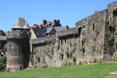 Fougeres