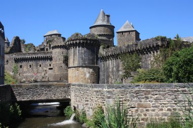 Fougeres