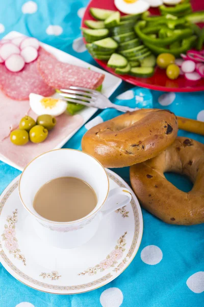 Healthy breakfast with coffee and veggies — Stock Photo, Image
