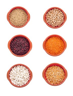 farklı türleri üzerinde beyaz izole fasulye