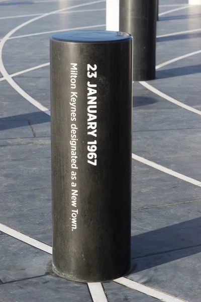 The MK Rose monument and pillars, Milton Keynes, UK — Stock Photo, Image