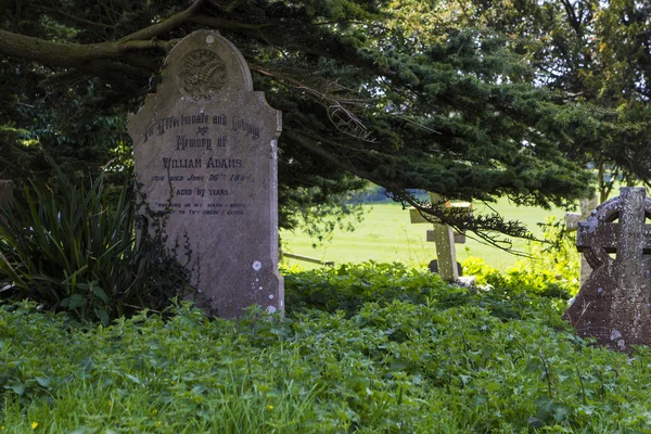 Cemitério da Igreja Anglicana da Santíssima Trindade em Old Wolverton, Mil — Fotografia de Stock