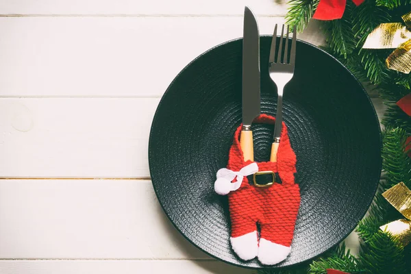 Vakantie Samenstelling Van Plaat Bestek Versierd Met Santa Kleding Houten — Stockfoto