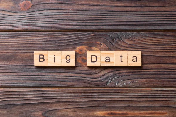 Słowo Big Data Napisane Drewnianym Bloku Tekst Big Data Stole — Zdjęcie stockowe