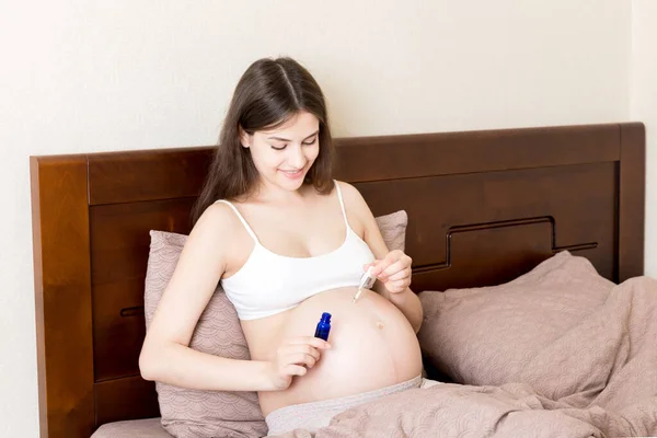 Pregnant Woman Applying Stretch Mark Cream Belly Pregnancy People Maternity — Stock Photo, Image