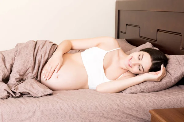 Hermosa Joven Embarazada Acostada Cama Vista Superior Niña Sufre Por —  Fotos de Stock