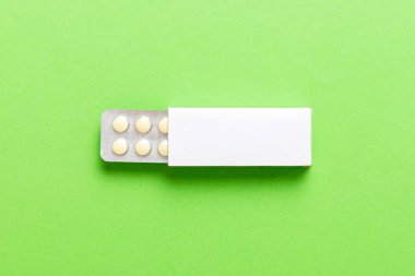 Boş Beyaz Ürün Paket Model Kutusu. Kabarcık görünümlü boş ilaç kutusunu aç.