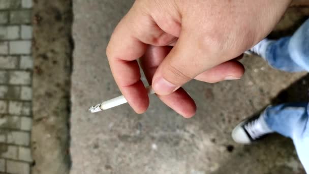 Close Vertical Video Man Hand Holding Smoking Cigarette Man Hand — Stock Video