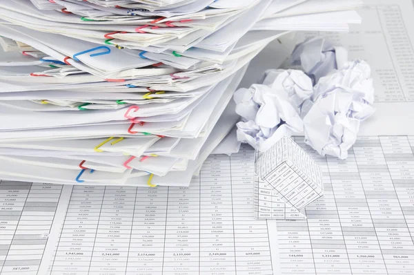 Bankruptcy house have blur paper ball and document place confused — Stock Photo, Image