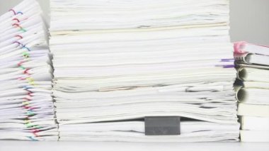Kağıt evrak ve kitaplar zaman atlamalı aşırı raporla