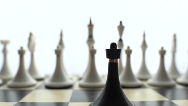 Einer gegen alle. Schachspiel — Stockvideo