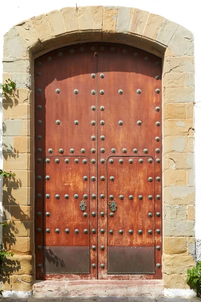 Puerta antigua de estilo morisco — Foto de Stock