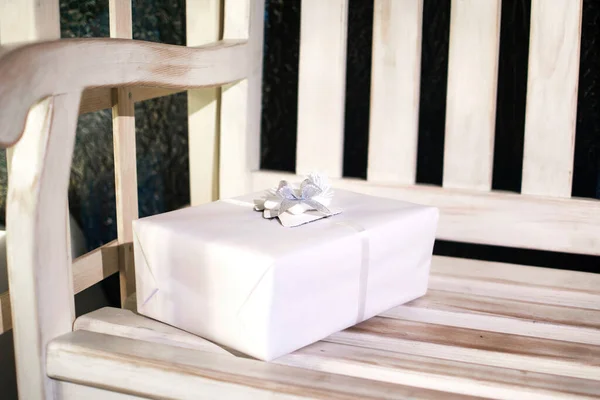 Gift Box Bow Wooden Bench New Year Christmas Greeting Card — Stock Photo, Image