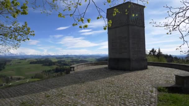 Monumento Los Soldados Lueg Una Colina Con Punto Vista Bien — Vídeo de stock