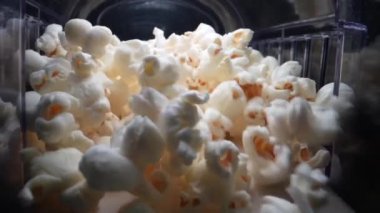 Düdüklü tencerede patlamış mısır yapma süreci