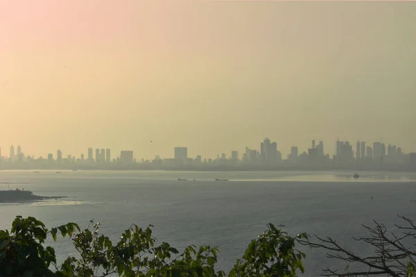 Coucher Soleil Jaunâtre Près Côte Bombay Dans Océan — Photo