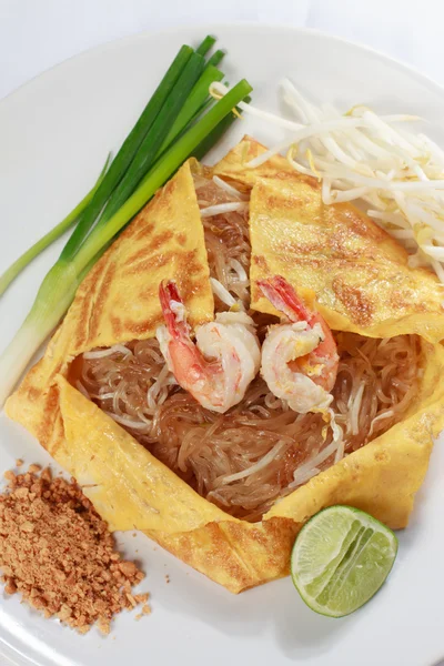 Тайская кухня Pad Thai — стоковое фото