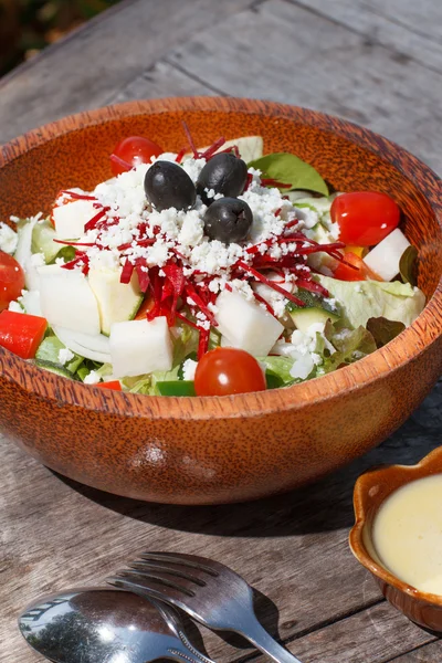 Griechischer Salat in einer Schüssel — Stockfoto