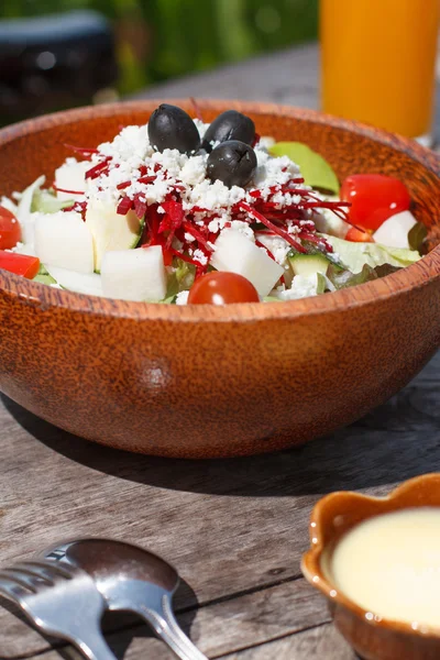 Griechischer Salat in einer Schüssel — Stockfoto