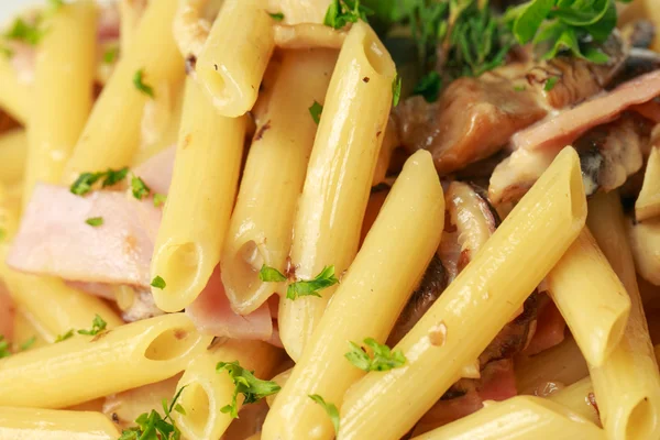 Penne con prosciutto — Foto Stock