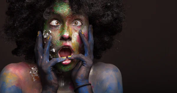 Fantasia menina pintada com arte facial e arte corporal — Fotografia de Stock