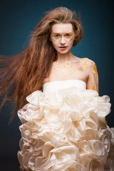 Woman in wedding dress — Stock Photo, Image