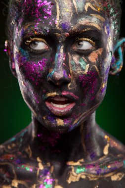 Yaratıcı yüz sanat kadınla