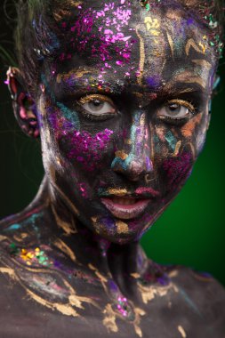 Yaratıcı yüz sanat kadınla