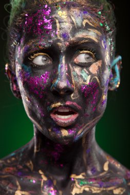 Yaratıcı yüz sanat kadınla