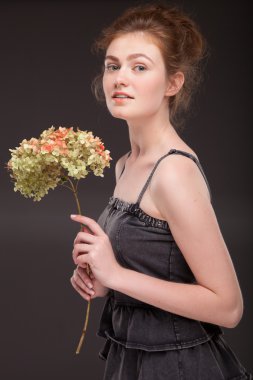 çiçekli kız moda