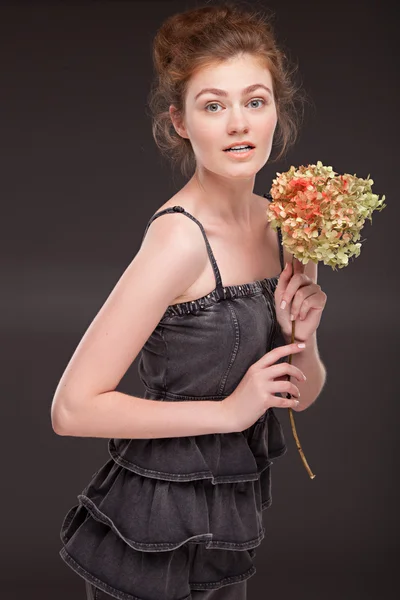 Fashion Girl with Flowers — Stock Photo, Image