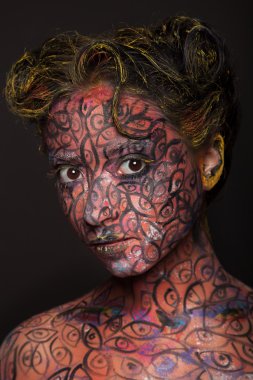 yaratıcı yüz-resim kadınla