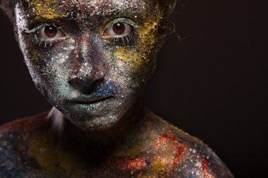 Sıradışı boyama makyaj kadınla