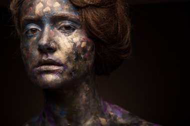 Altın kadın yüz portre