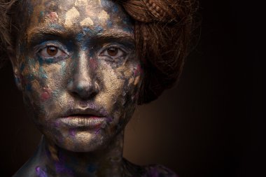 Altın kadın yüz portre