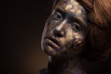 Altın kadın yüz portre