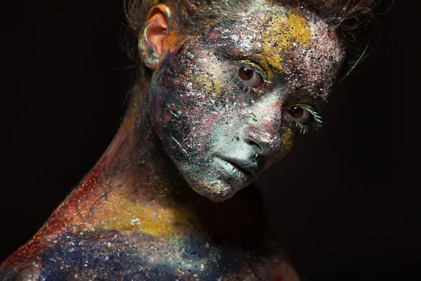 Mujer con maquillaje de pintura inusual — Foto de Stock