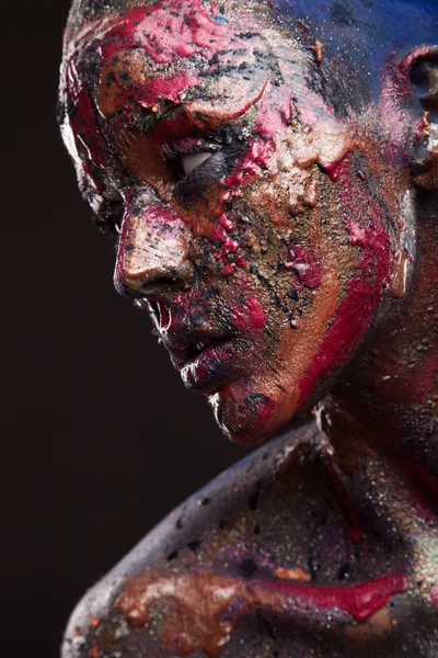 Menina com bodyart colorido e arte facial — Fotografia de Stock