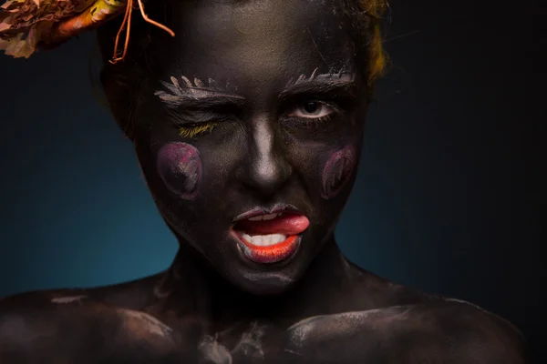 Negro pintado mujer — Foto de Stock
