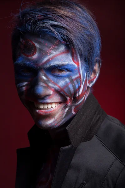 Halloween man met bloedige gezicht kunst — Stockfoto