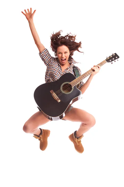 Młoda kobieta muzyk z gitara — Zdjęcie stockowe
