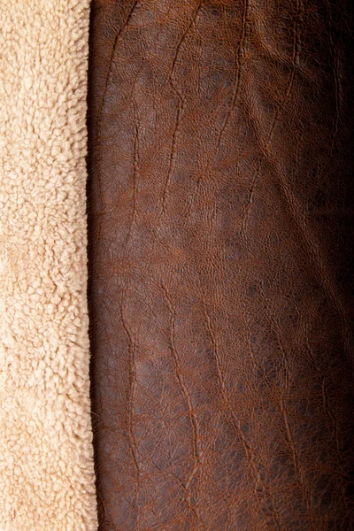 Bruin gelooid leder textuur close-up — Stockfoto
