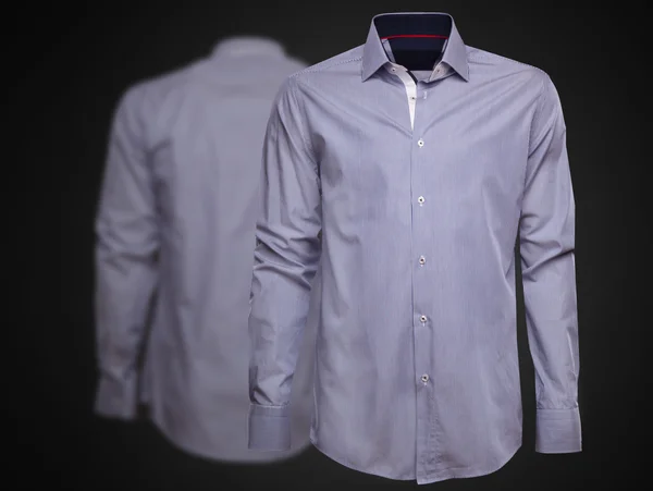 Lyxiga skjorta på mörk bakgrund. Affärsman kläder — Stockfoto