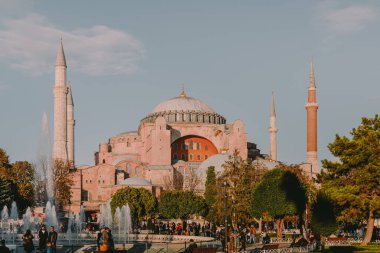 İstanbul 'daki büyük caminin manzarası, hindi