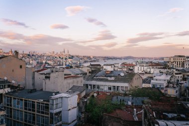 Türkiye 'nin eski ilçesinde günbatımı 